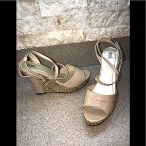Nude wedges neutral color patent leather over woven design by Mark peep toe sexy